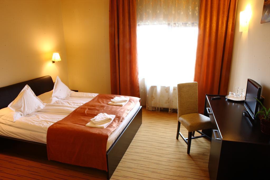 Hotel Transylvania Zalău Zewnętrze zdjęcie
