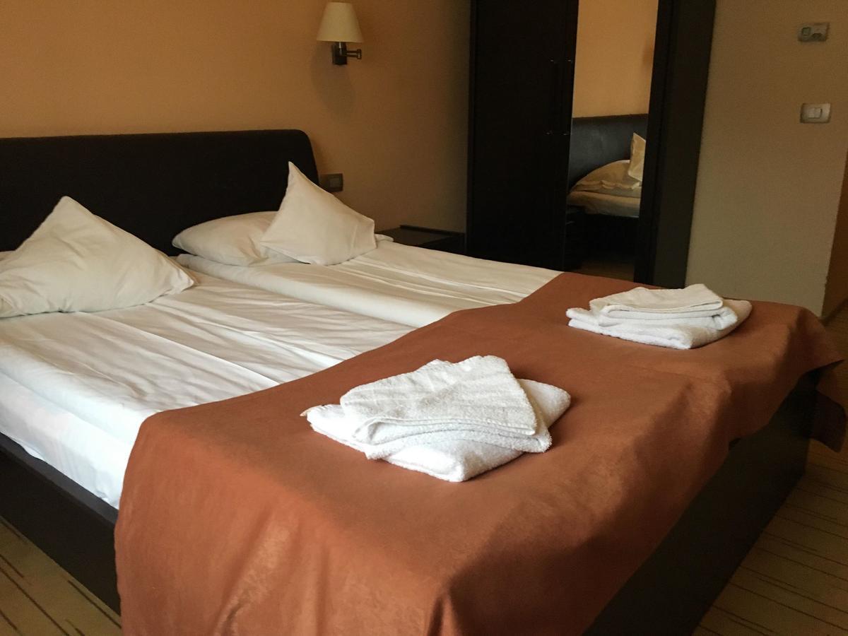 Hotel Transylvania Zalău Zewnętrze zdjęcie